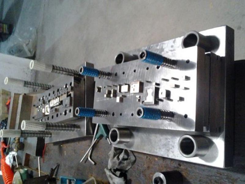 宕昌模具制造-12