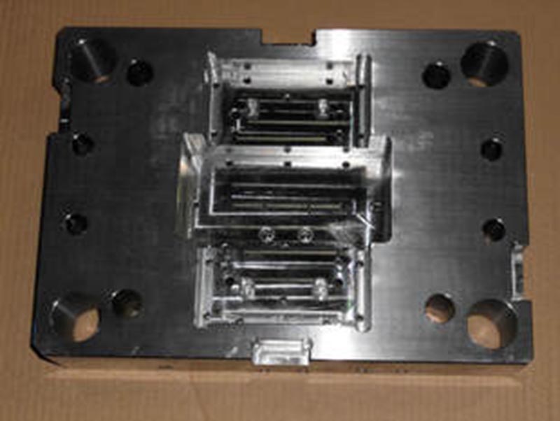 宕昌精密塑料模-06